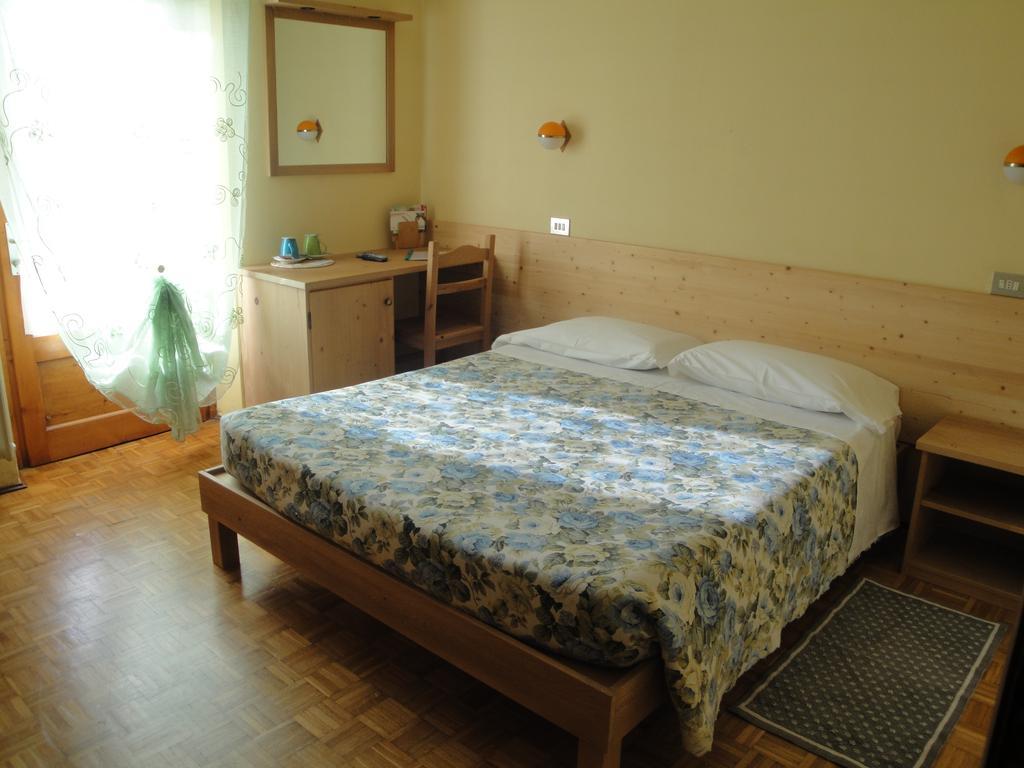 Hotel Viola ヴァルディデントロ エクステリア 写真